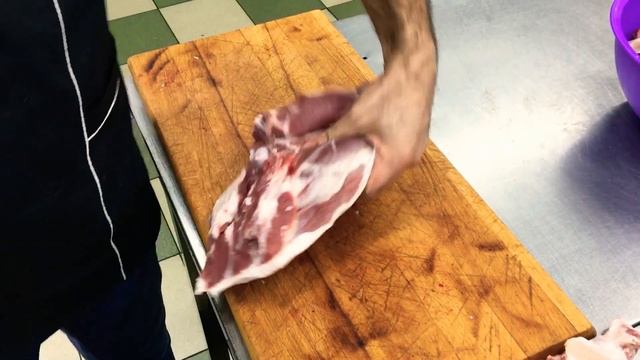 Разделка баранины. Quzunun doğranması смотреть онлайн