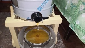 Качаем МАЙСКИЙ МЁД ! Когда качать майский  раннелетний мёд !