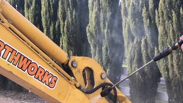 How to Easy Wash an Excavator in 15 min смотреть онлайн