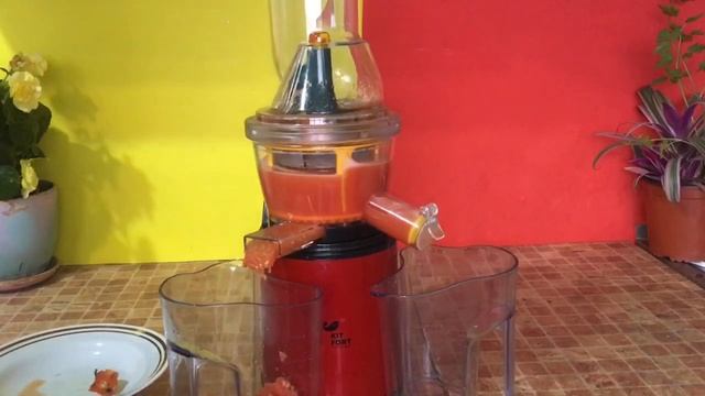 Делаем томатный сок, Сок из помидор , Соковыжималка в деле.mp4 смотреть онлайн