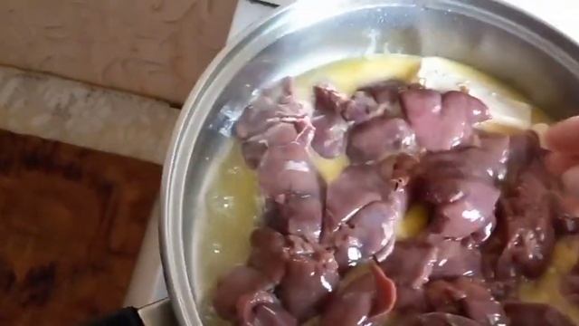 За уши не оттащишь.Куриная печень в сливочно майонезном соусе.#куринаяпечень #сливочное #майонез###