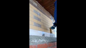 Монтаж модульного кирпича с готовым швом