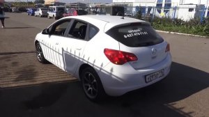 Автомобиль Опель Астра J Хэтчбек 2012 года. Car Opel Astra J Hatchback 2012