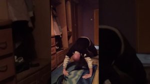 "Щучьи" отжимания. Упражнение на укрепление дельт.