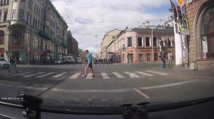 С утра веселый.