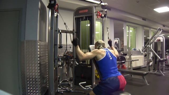 Упражнение на низ широчайших спины в кроссовере смотреть онлайн