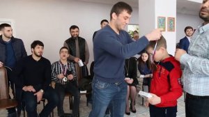 Идрис Асадулаев посетил детский дом "Забота" г.Махачкалы