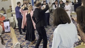 ЧЕЧЕНЕЦ МОЩНО ТАНЦУЕТ ? ТАНЕЦ ДЖАСИРА 2022 ЛОВЗАР