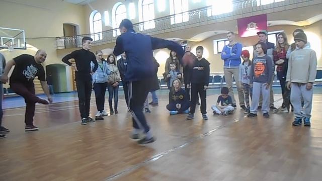 Youth Fest 19.04. 2015. Фiнал breaking 4х4 : Delayers Team(Ромни) vs. UTG (Суми) vs. BRO(Полтава) смотреть онлайн