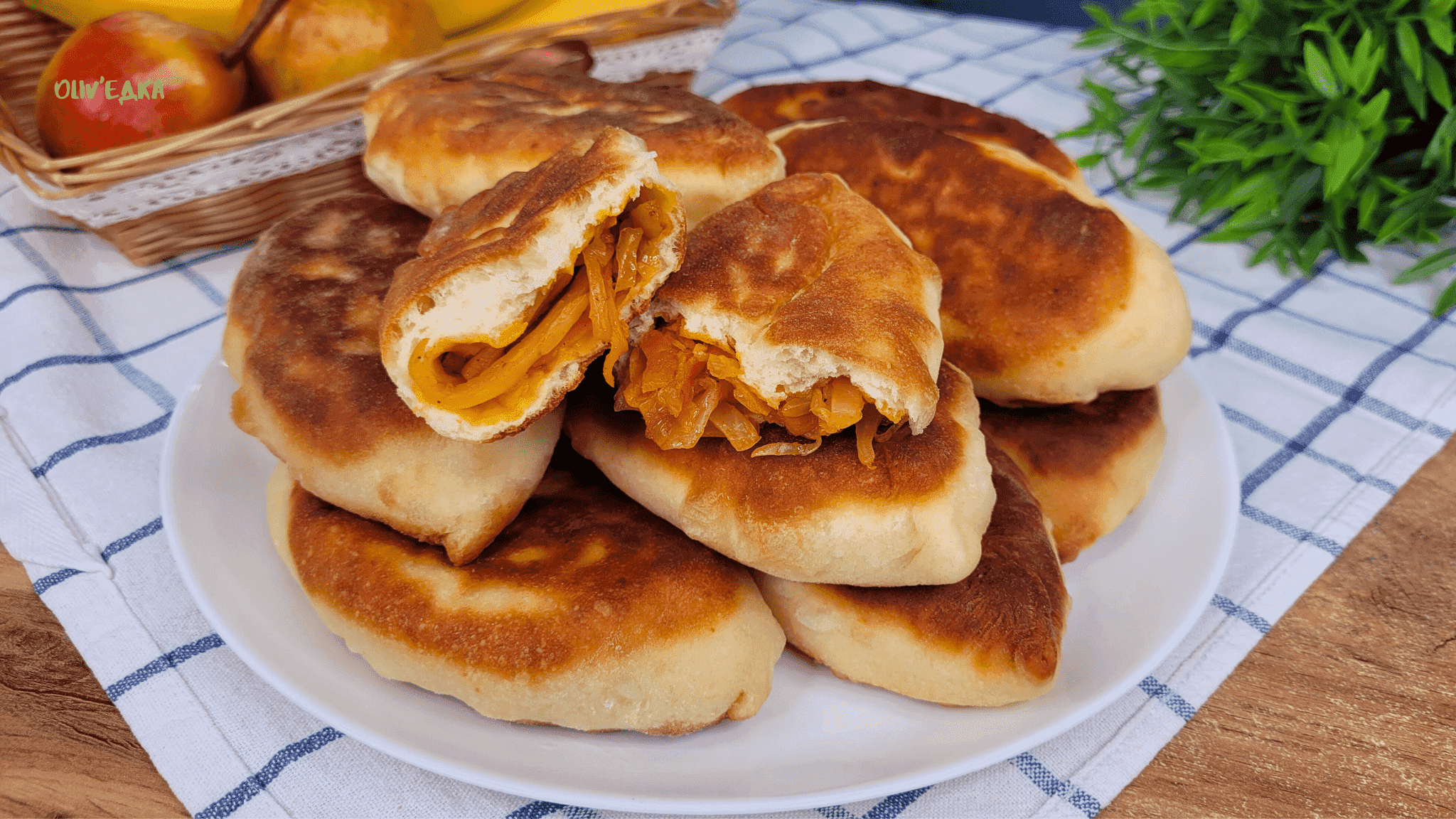 творожное тесто для пирожков для жарки на сковороде без дрожжей рецепт с фото