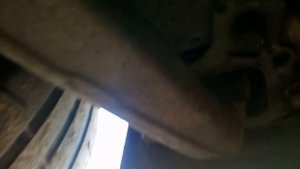 стук сзади при езде по кочкам
