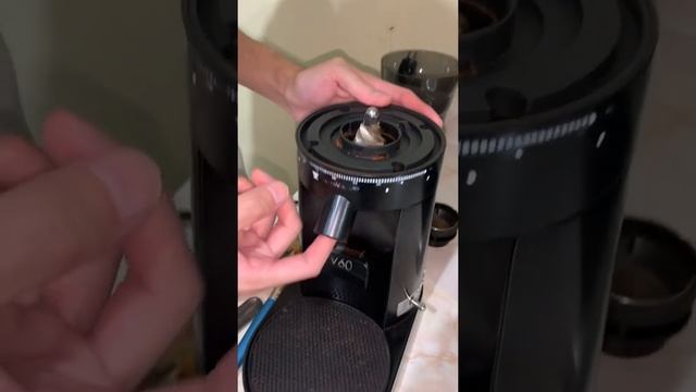 Molino Hario V60 eléctrico (Pour Over) смотреть онлайн