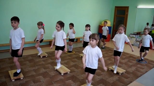 Весёлая зарядка. АЭРОБИКА