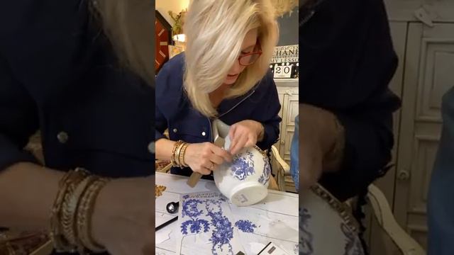 THRIFT FLIPS | Blue & White Decor | French Country Style Pitcher | DIY Kitchen Decorating Ideas 202 смотреть онлайн