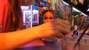 Сделали детский грим с бабочкой. Игровой центр в Алматы. Детский городок Funky town. (Перезалив 1)