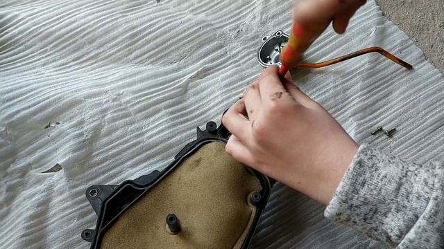 Скутер глохне коли даєш газу, чищу карбюратор на скутері Honda Dio AF-35. смотреть онлайн