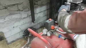 Не запускается компрессор? Слабое напряжение? Есть выход.