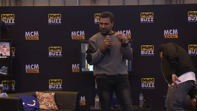 ARROW DEATHSTROKE Manu Bennett interview @ MCM Birmingham Nov 2016 смотреть онлайн