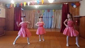 танец"Микки Маус"