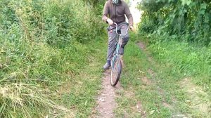 Как научиться делать трюк на велику, упал несколько раз.