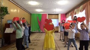 Танец "Дорогая мама", старшая группа №11