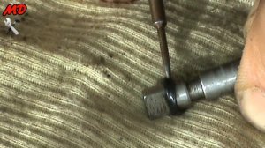 Ремонт масляного насоса плунжерного типа на бензопиле.