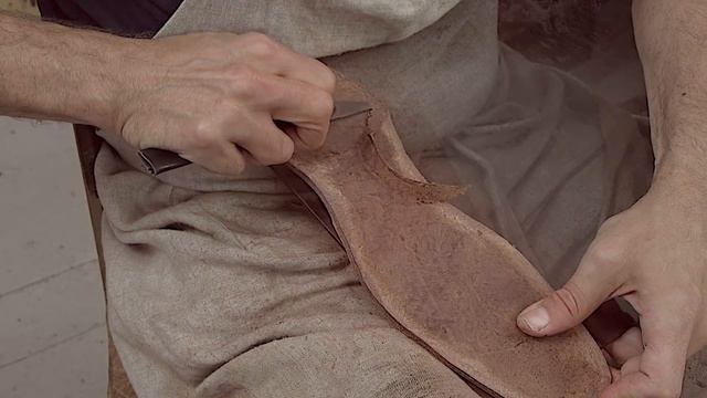 Shoe Making Film: THE BRUNSWICK - handsewn boots made by CARREDUCKER for the Design Museum, London смотреть онлайн