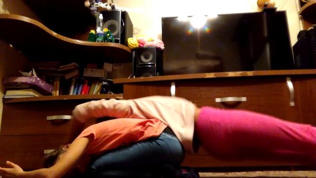 ЙОГА ЧЕЛЛЕНДЖ: Снимаю с подругой Беллой смотреть онлайн