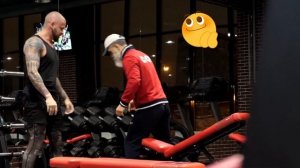 Элитный пауэрлифтер притворился ОЧИСТИТЕЛЕМ | Анатолий GYM PRANK