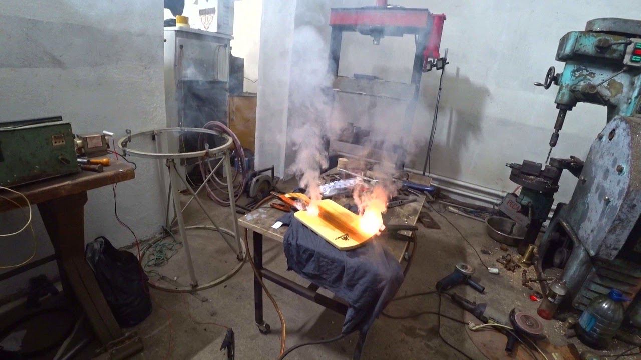 Коротенькое видео с гаража. Наши небольшие эксперименты)) смотреть онлайн