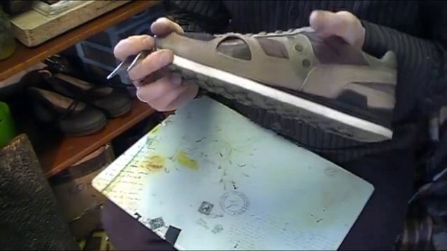 РЕМОНТ КРОССОВОК.КАК ОТРЕСТАВРИРОВАТЬ КРОССОВКИ.ДЫРКИ НА КРОССОВКАХ.ЧТО ДЕЛАТЬ?