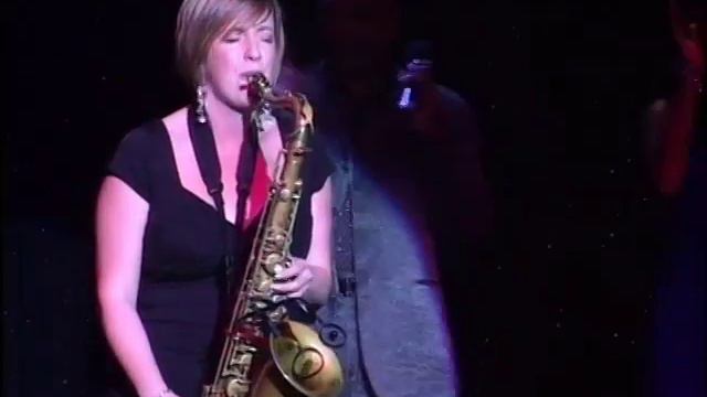 Anna Brooks (Saxophonist) - 'How Sweet It Is To Be Loved By You' (version 2) смотреть онлайн