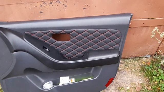 Перетяжка вставок дверных карт на Хёнде Элантра 4. смотреть онлайн