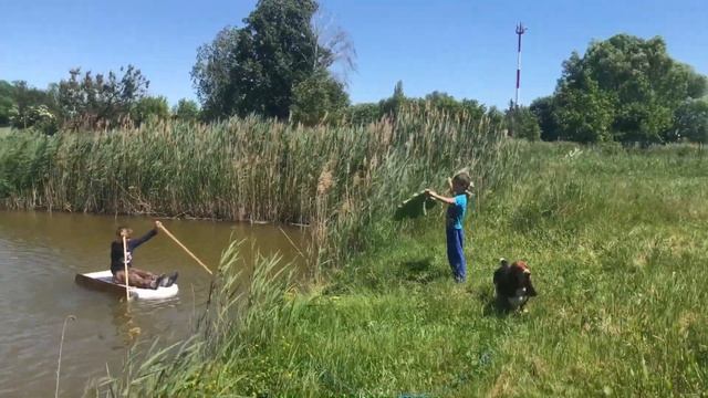 Лодка из пенопласта. Первый запуск. смотреть онлайн