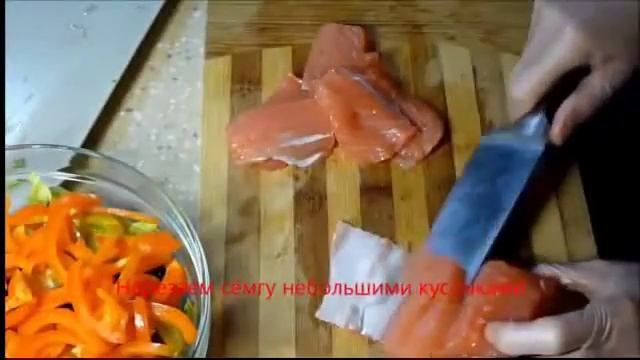 Как приготовить салат с капустой и красной рыбой (сёмга). Рецепт салата "Айсберг" смотреть онлайн