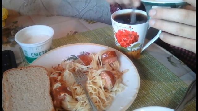 очень необычное блюдо спагетти в шпикачках и болтаем смотреть онлайн