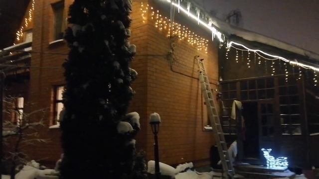 Новогоднее украшение (подсветка) дома