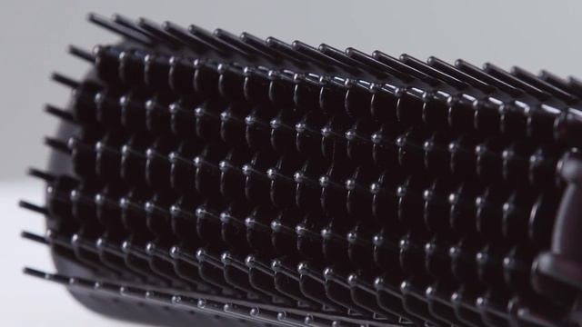 The NEW Revlon Salon One-Step Straight and Shine™ XL Straightening Brush смотреть онлайн