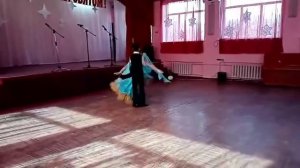 Выступление в школе на  8 Марта . Бальные танцы.
