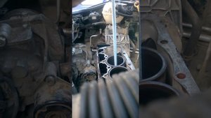Извлечение мокрых гильз двигателя