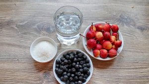 Компот из ранеток и черноплодки