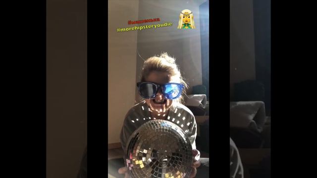 Оставайтесь дома / Stay home (Самоизоляция, Гудков, Ургант) смотреть онлайн