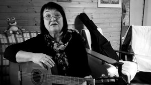 ? "Песенка о бумажном солдатике". Начальный уровень. Самая первая песня.