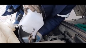 Шевроле Нива, замена расширительного бочка системы охлаждения.