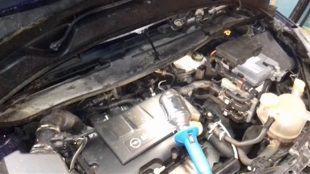 Opel Corsa D | Замена форсунок омывателей лобового стекла смотреть онлайн