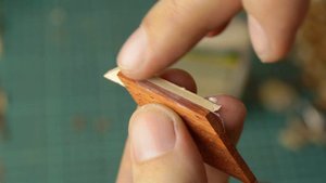 Необычные серьги из дерева