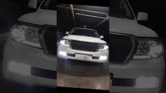 Toyota Land Cruiser 200 Замена штатного ксенона на светодиодные модули г. Самара смотреть онлайн