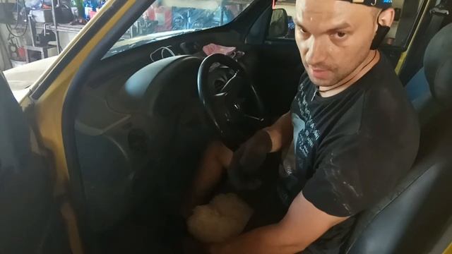 розпаковка посилок та заміна направляющих супорта рено кенго смотреть онлайн