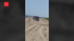 Водитель внедорожника гонял по пляжу в Красноярском крае