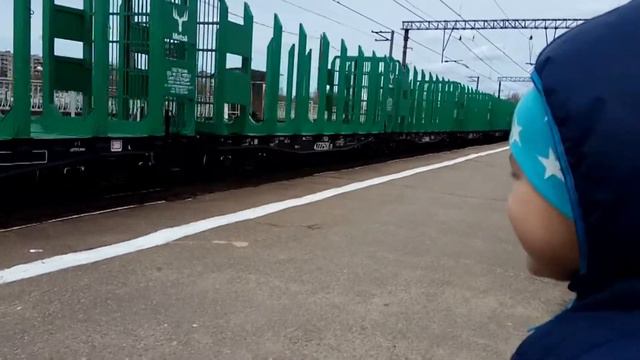 Поезда для детей.Грузовой поезд.